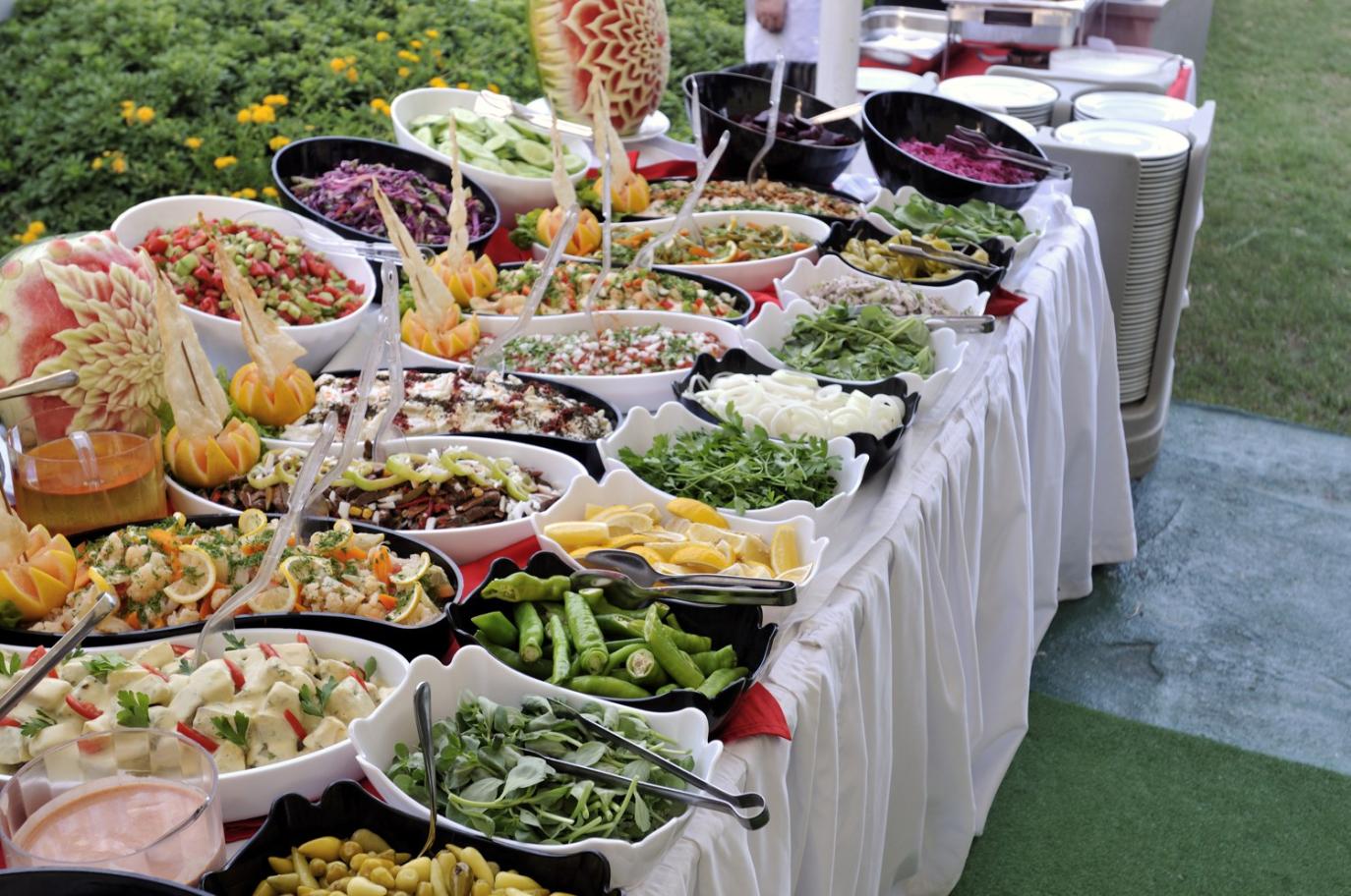 How Can I Choose the Perfect Caterer for My Wedding?