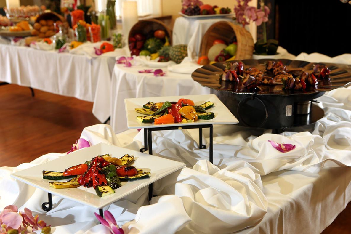 What are the Latest Trends and Innovations in Corporate Catering?