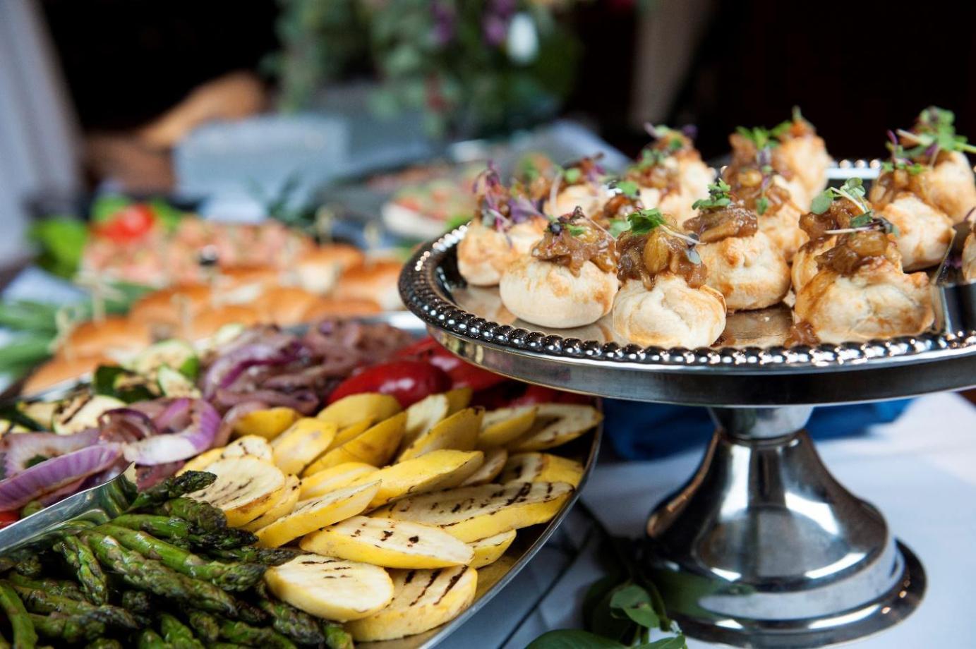 How to Evaluate the Quality and Service of Corporate Catering Companies?