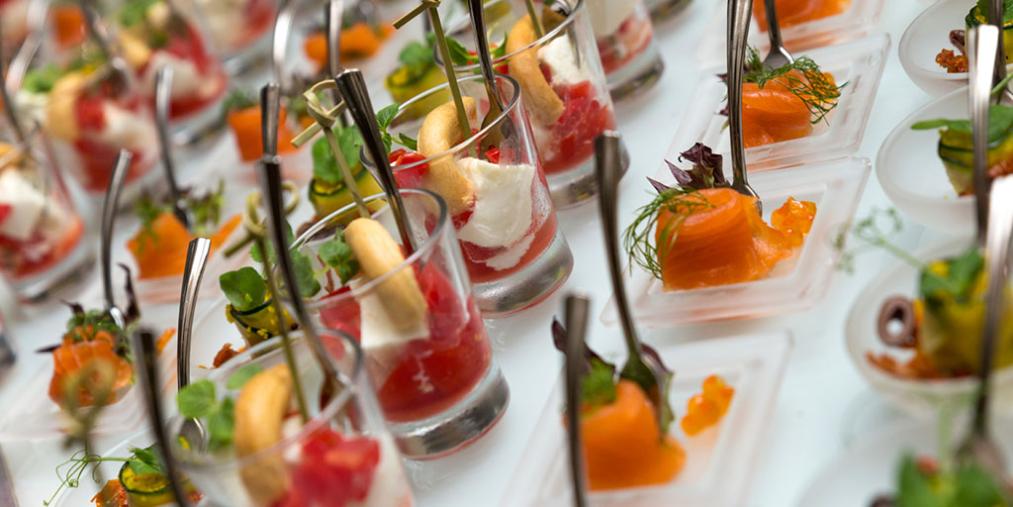 What Unique Cocktail Catering Trends Are Emerging in the Event Industry?
